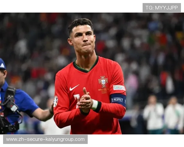 C罗追球速度惊人，完成极限搓射，演绎足球传奇