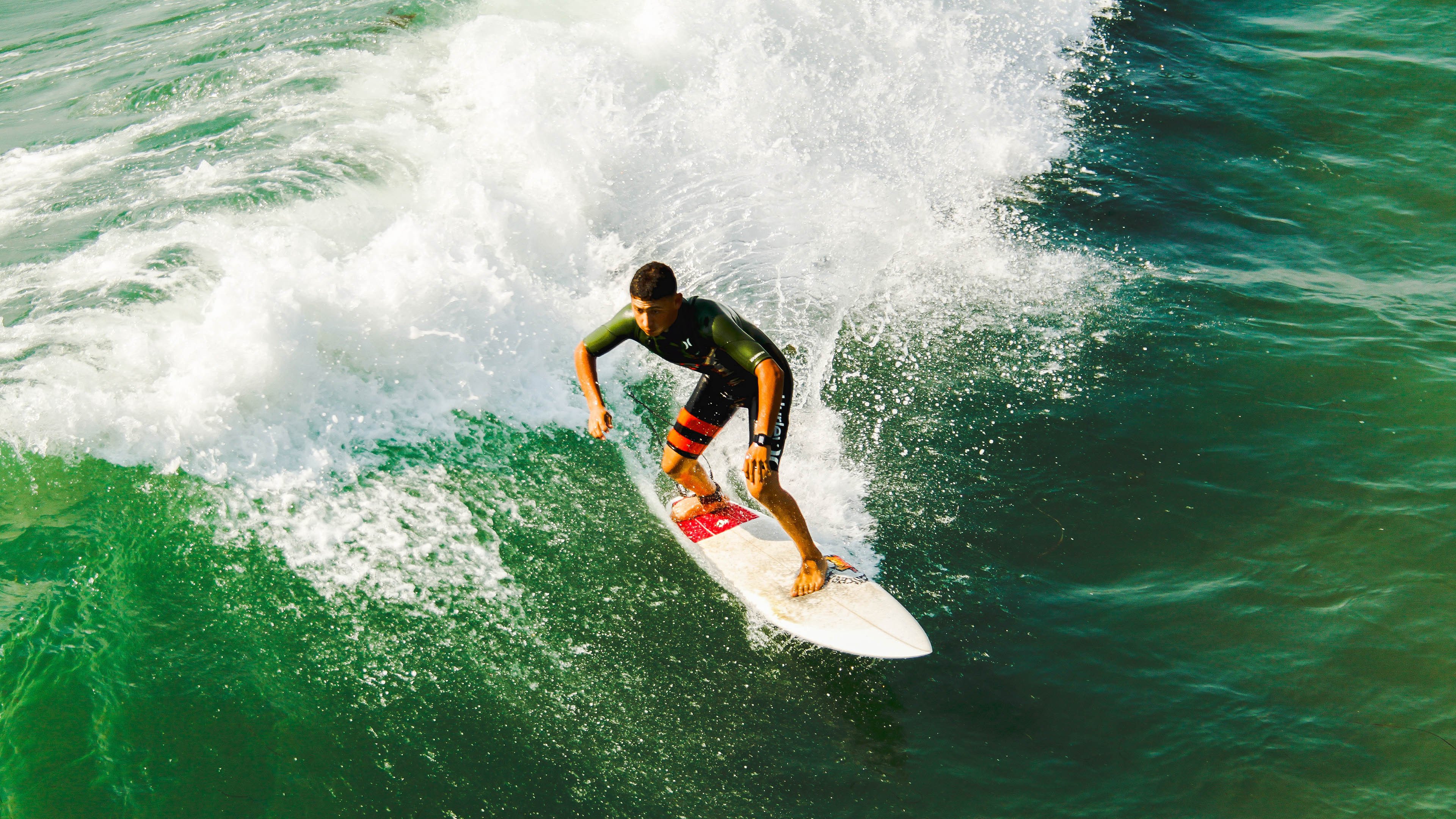 中国女篮继续保持胜势 球迷信心高涨，中国女篮赢球